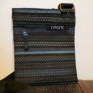 Dakine Jive crossbody adjustable purse